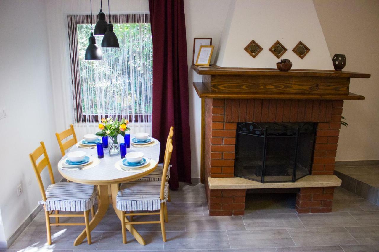 Bilini Garden Apartment Pula Bagian luar foto